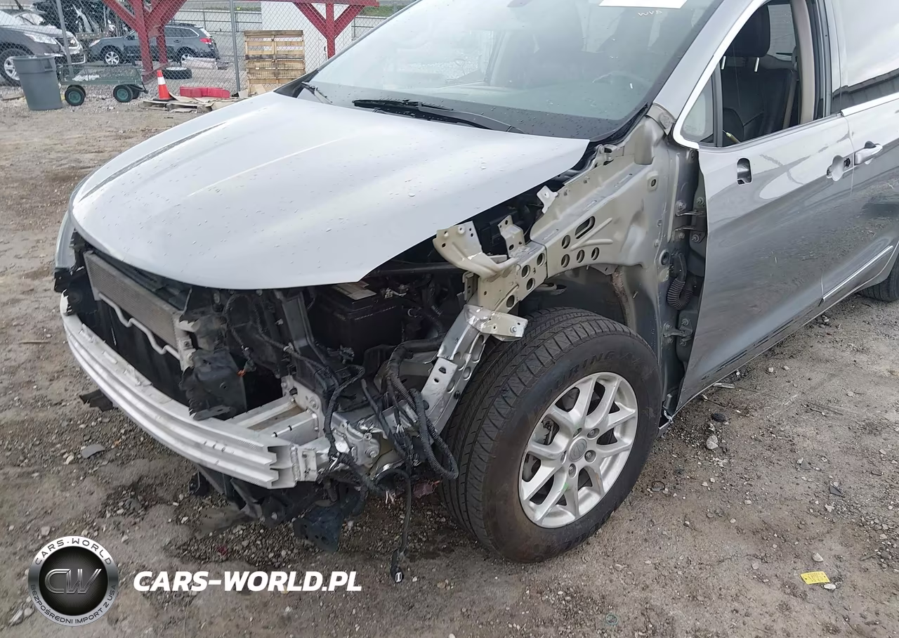 2020 Chrysler Pacifica Touring L VIN:2C4RC1BG5LR279793 - 6