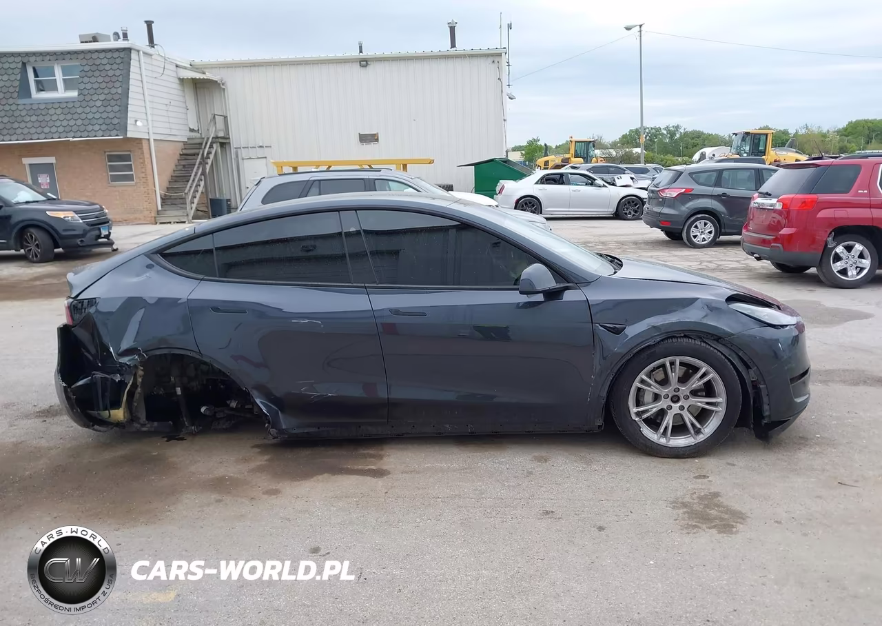2024 Tesla Model Y Long Range Dual Motor All-Wheel Drive VIN:7SAYGDEE1RA228968 - 13