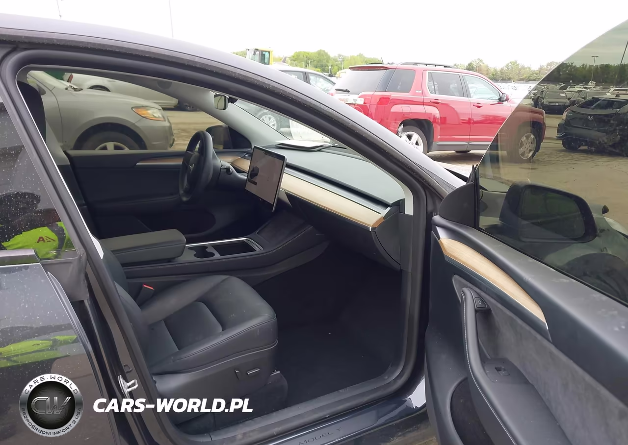 2024 Tesla Model Y Long Range Dual Motor All-Wheel Drive VIN:7SAYGDEE1RA228968 - 5
