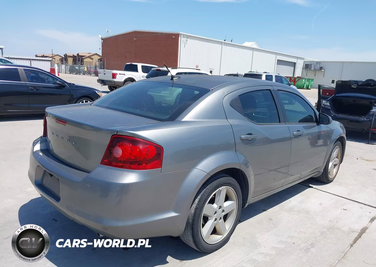 2011 Dodge Avenger Lux VIN:1B3BD2FG5BN583783 - 4