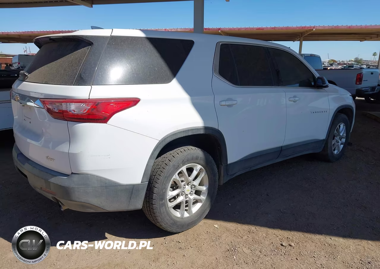 2018 Chevrolet Traverse Ls VIN:1GNERFKW3JJ207341 - 4