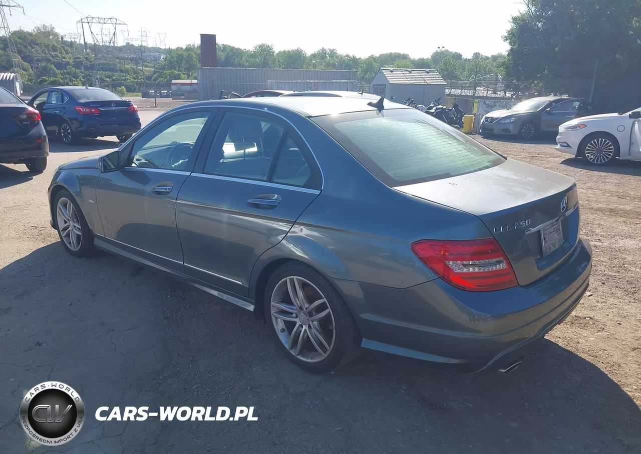2012 Mercedes-Benz C 250 Luxury-Sport VIN:WDDGF4HBXCR214428 - 3
