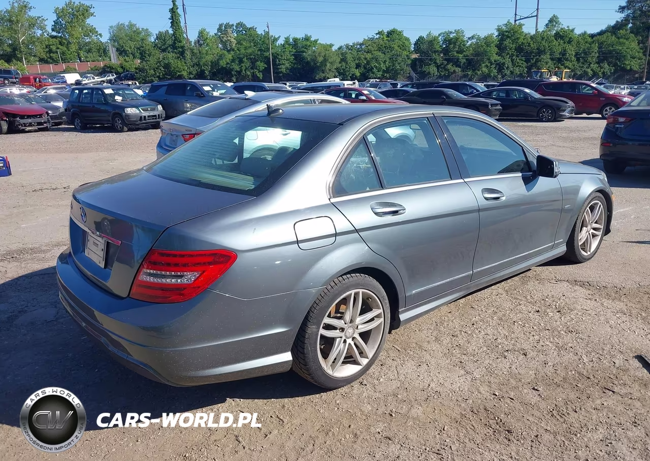 2012 Mercedes-Benz C 250 Luxury-Sport VIN:WDDGF4HBXCR214428 - 4