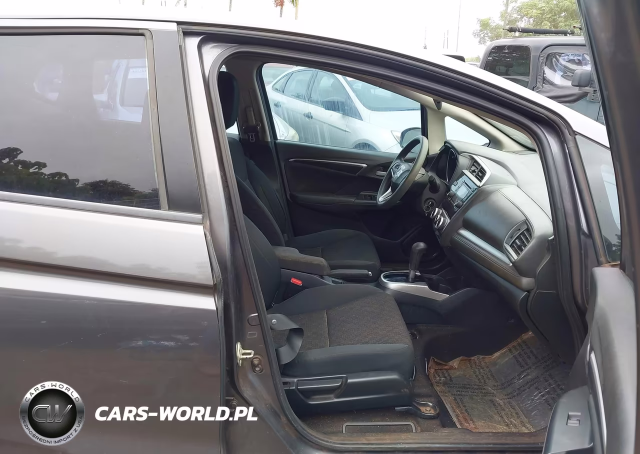 2017 Honda Fit Lx VIN:3HGGK5H50HM708099 - 5