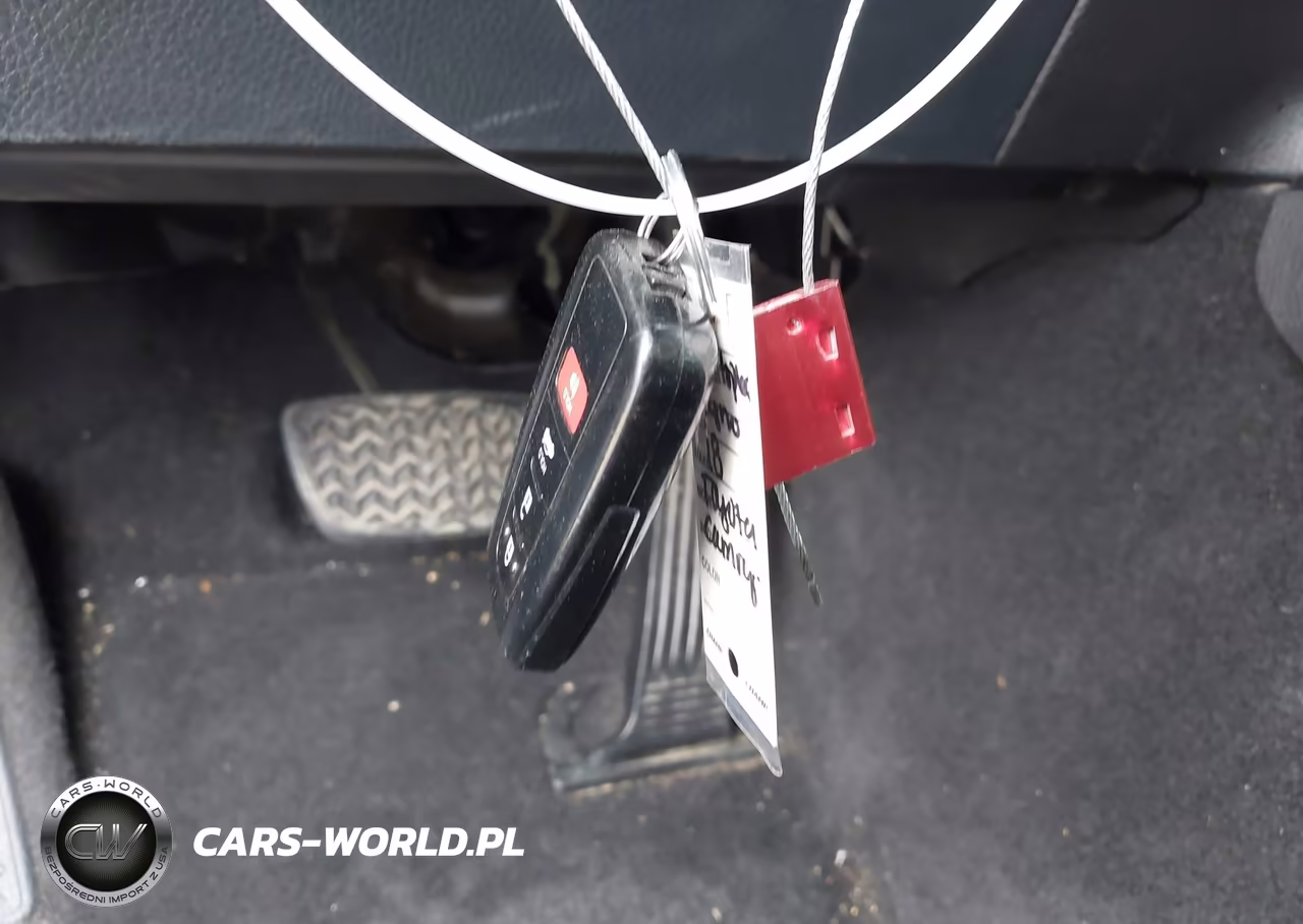 2018 Toyota Camry Le VIN:4T1B11HK2JU555264 - 11
