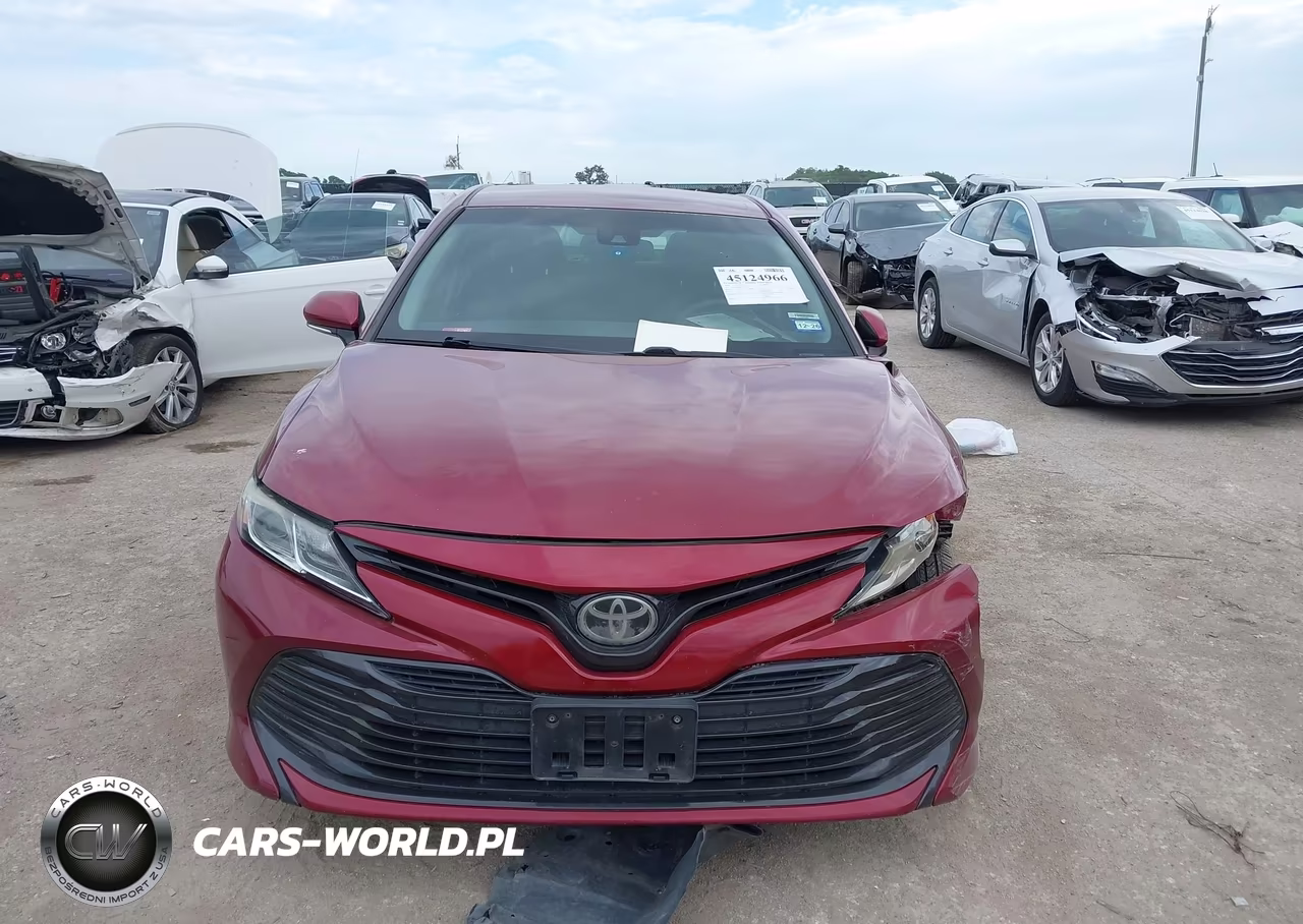 2018 Toyota Camry Le VIN:4T1B11HK2JU555264 - 12