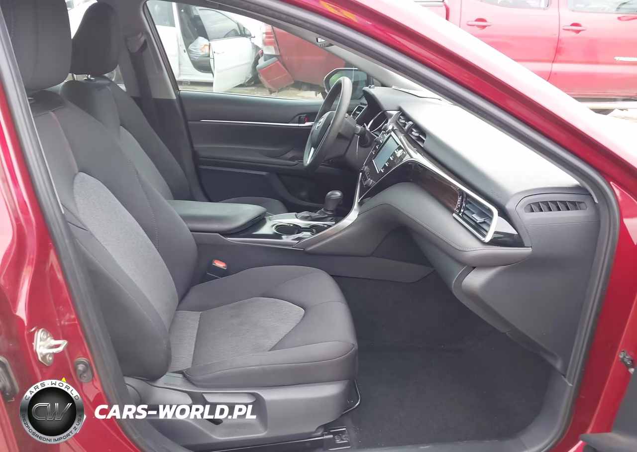 2018 Toyota Camry Le VIN:4T1B11HK2JU555264 - 5
