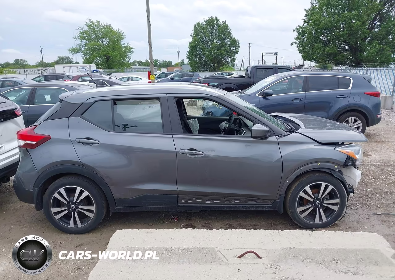 2019 Nissan Kicks Sv VIN:3N1CP5CU6KL563552 - 13