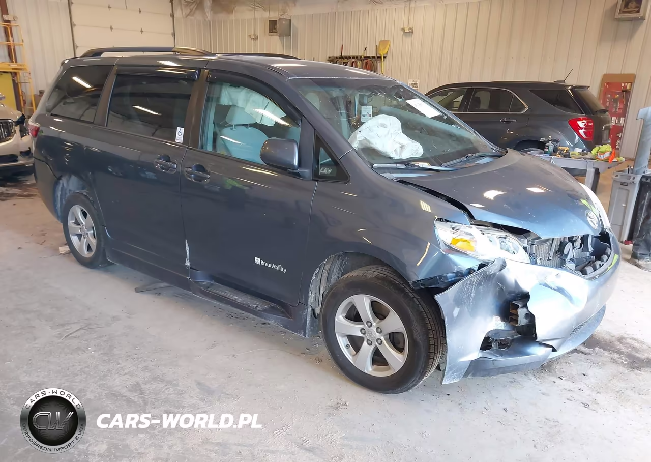 2015 Toyota Sienna Le 7 Passenger – zdjęcie 1 z 16