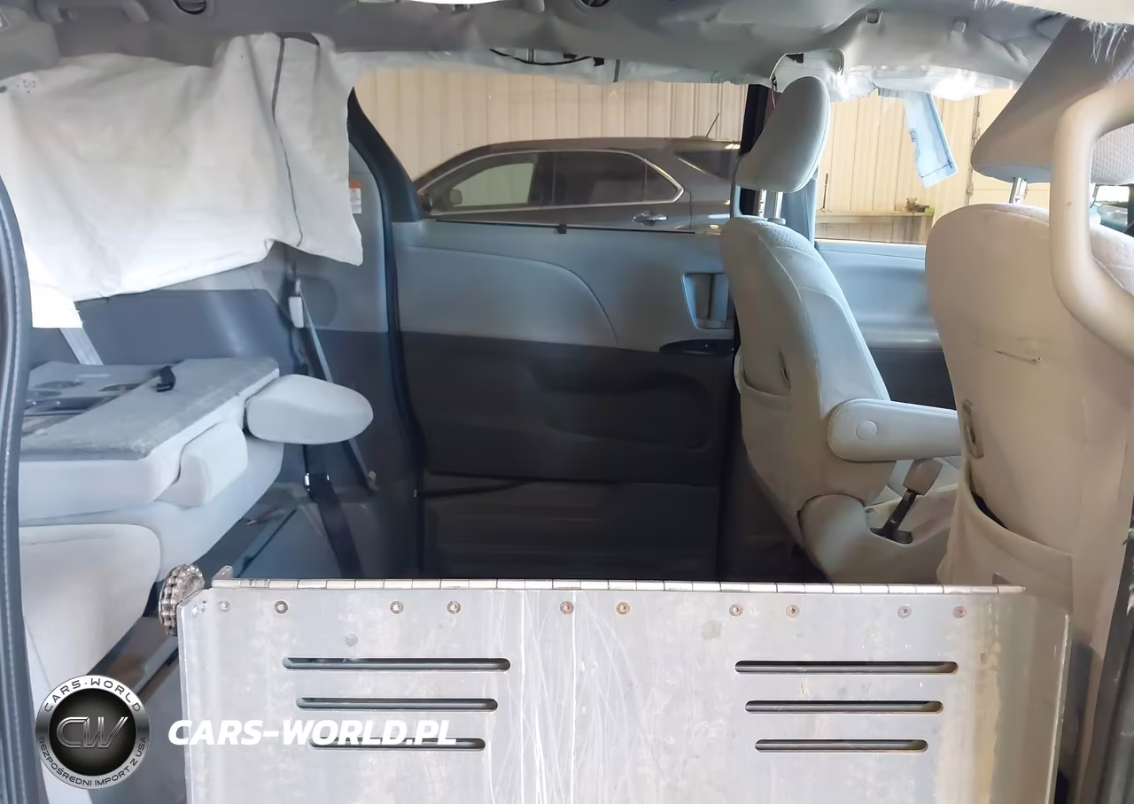 2015 Toyota Sienna Le 7 Passenger VIN:5TDKK3DC9FS561831 - 8
