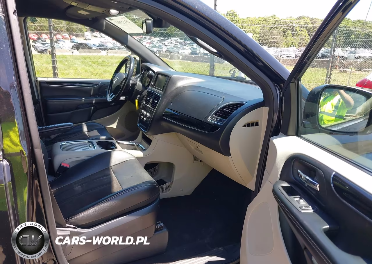 2020 Dodge Grand Caravan Sxt VIN:2C4RDGCG8LR153393 - 5