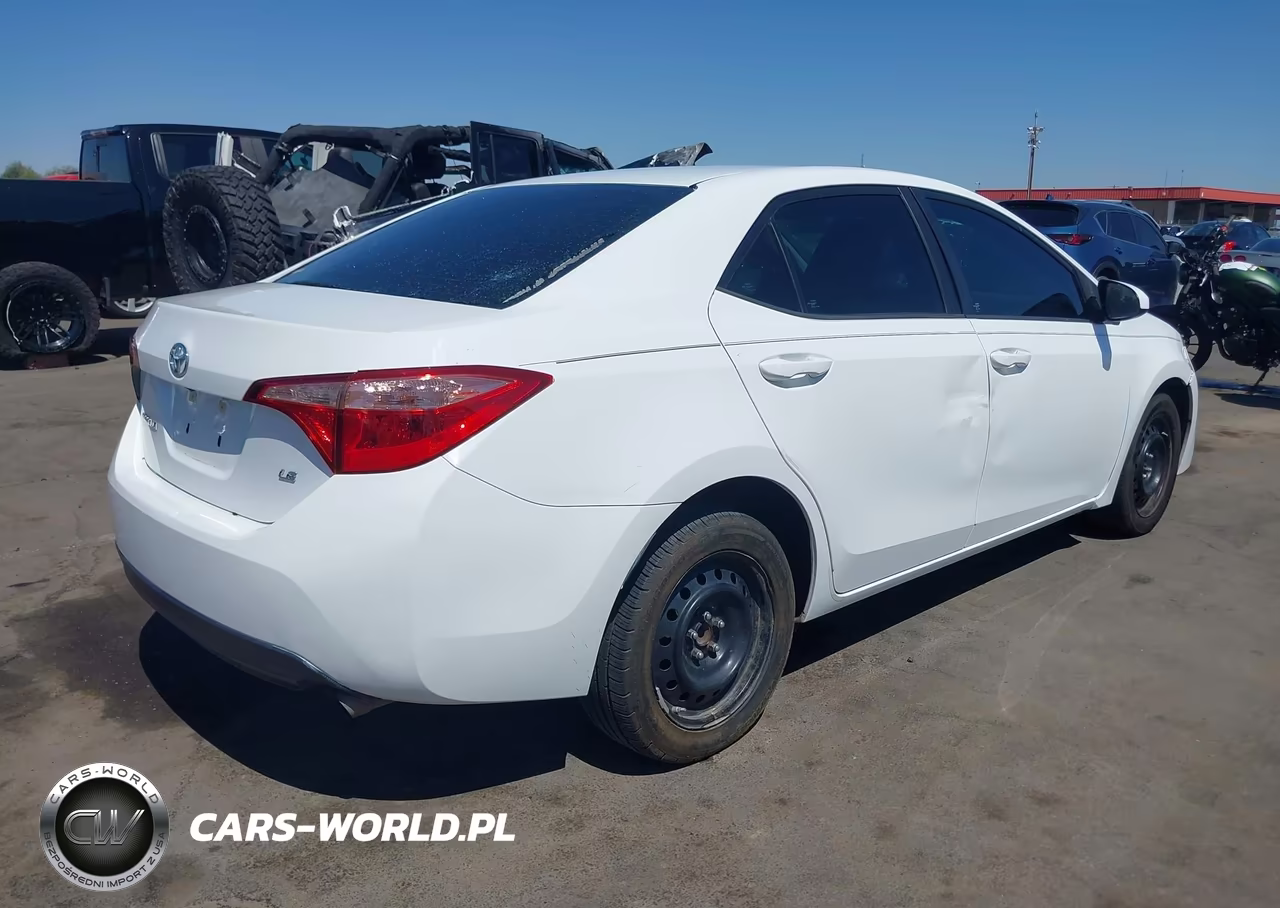 2017 Toyota Corolla Le VIN:5YFBURHE7HP725484 - 4