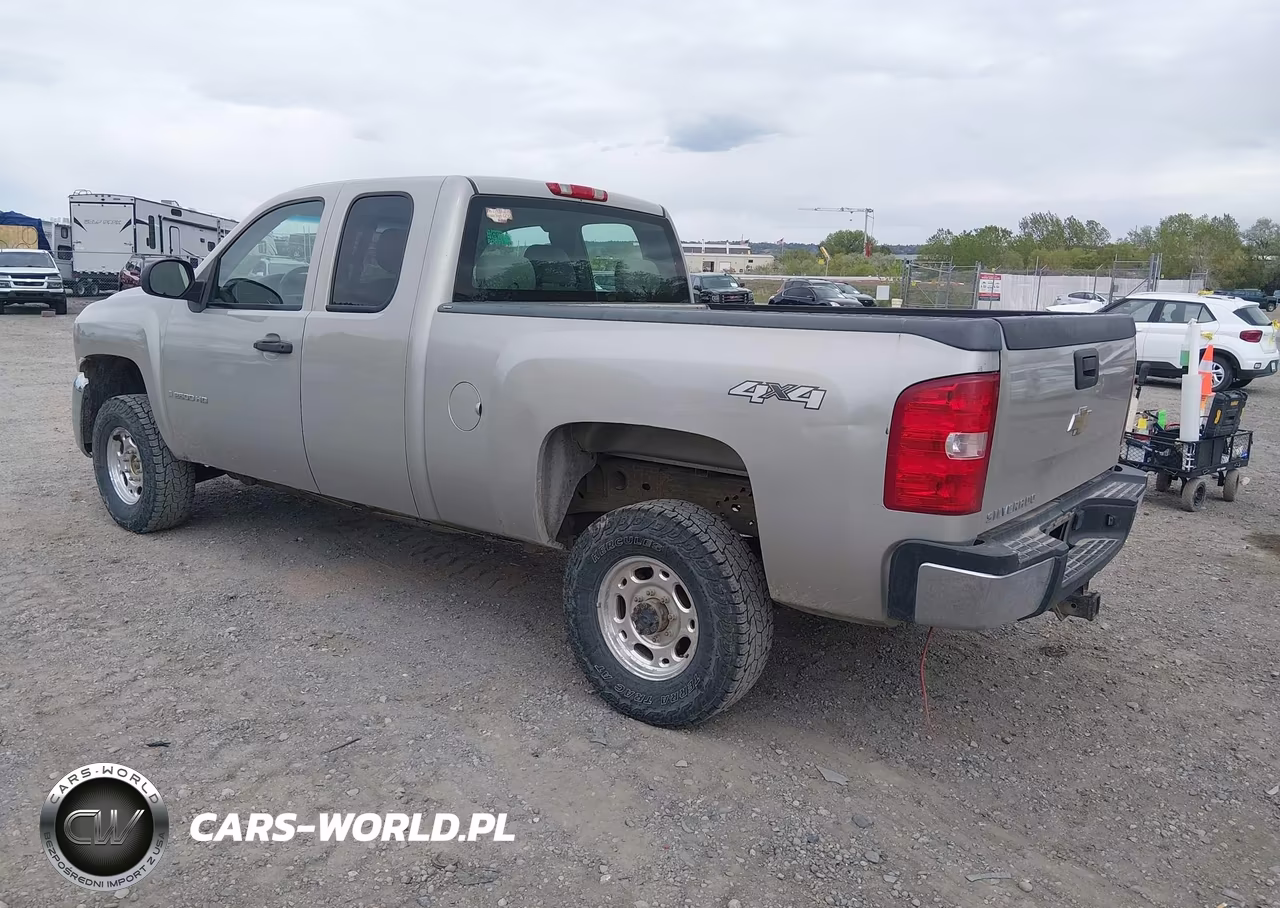 2008 Chevrolet Silverado 2500Hd Work Truck VIN:1GCHK29K38E208661 - 3