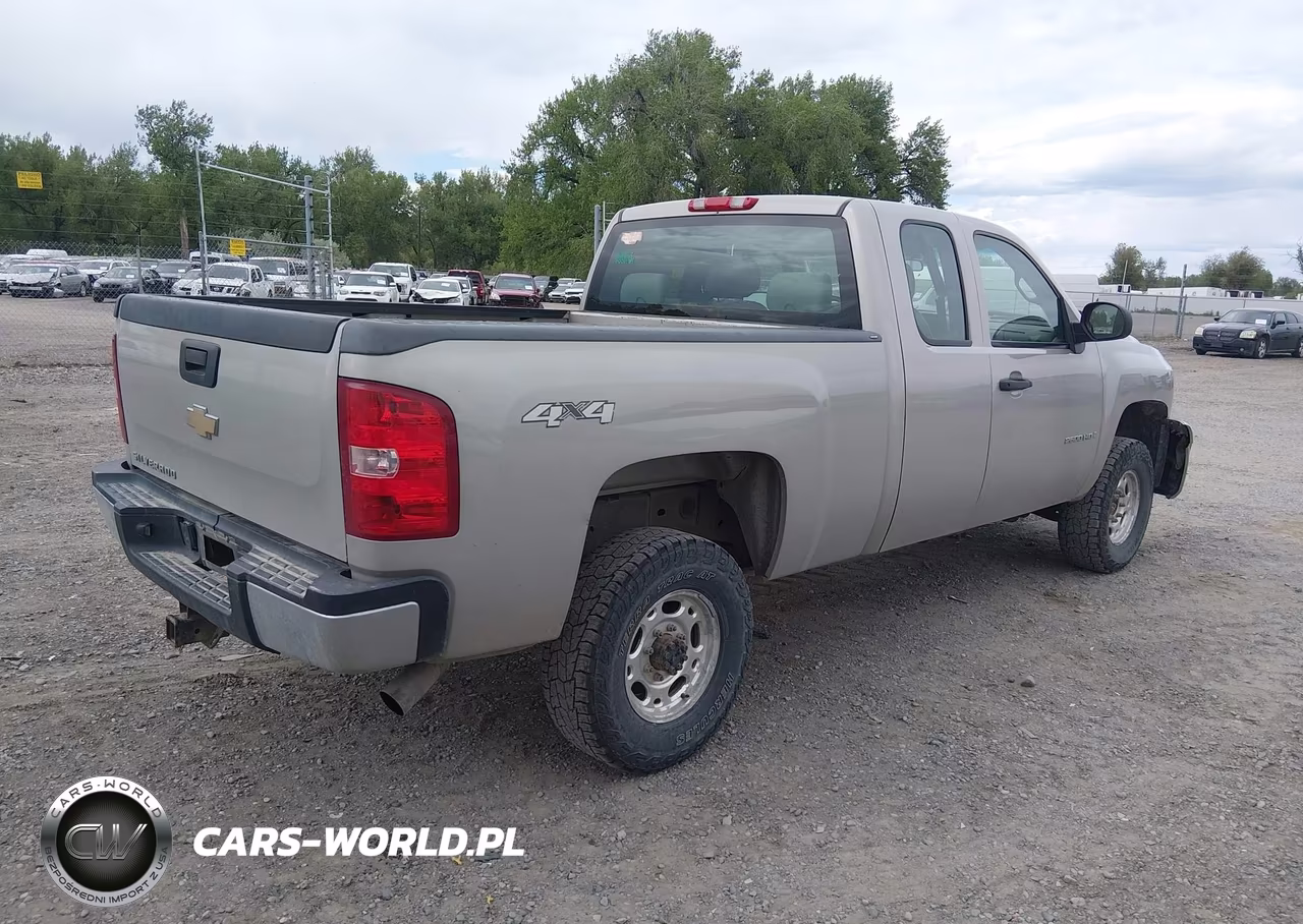 2008 Chevrolet Silverado 2500Hd Work Truck VIN:1GCHK29K38E208661 - 4