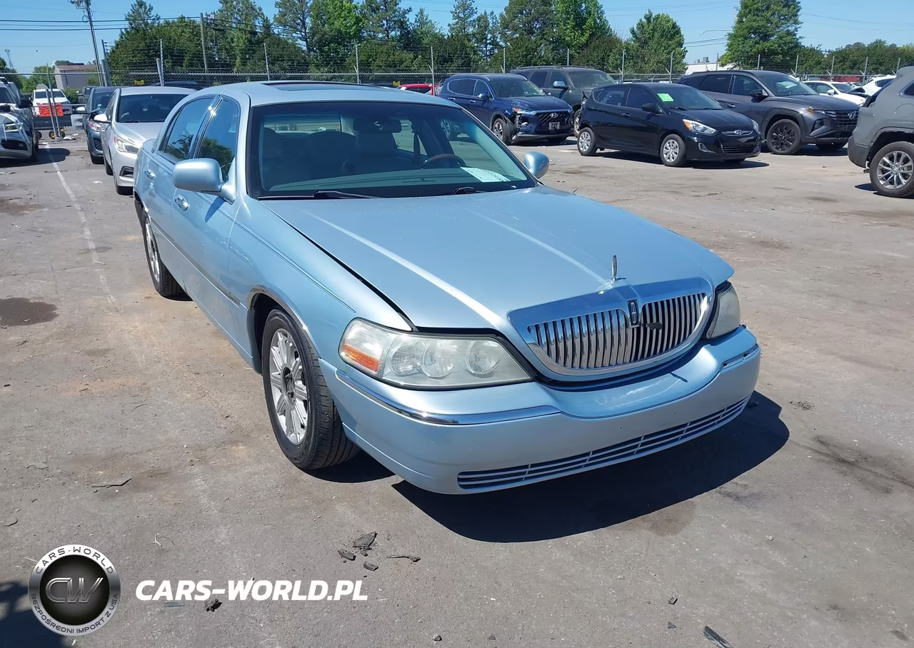 2006 Lincoln Town Car Signature Limited