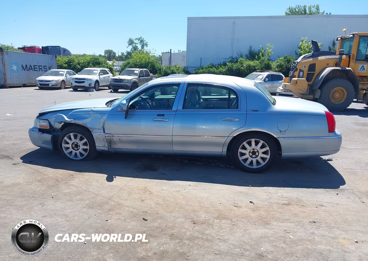 2006 Lincoln Town Car Signature Limited VIN:1LNHM82W76Y646097 - 14