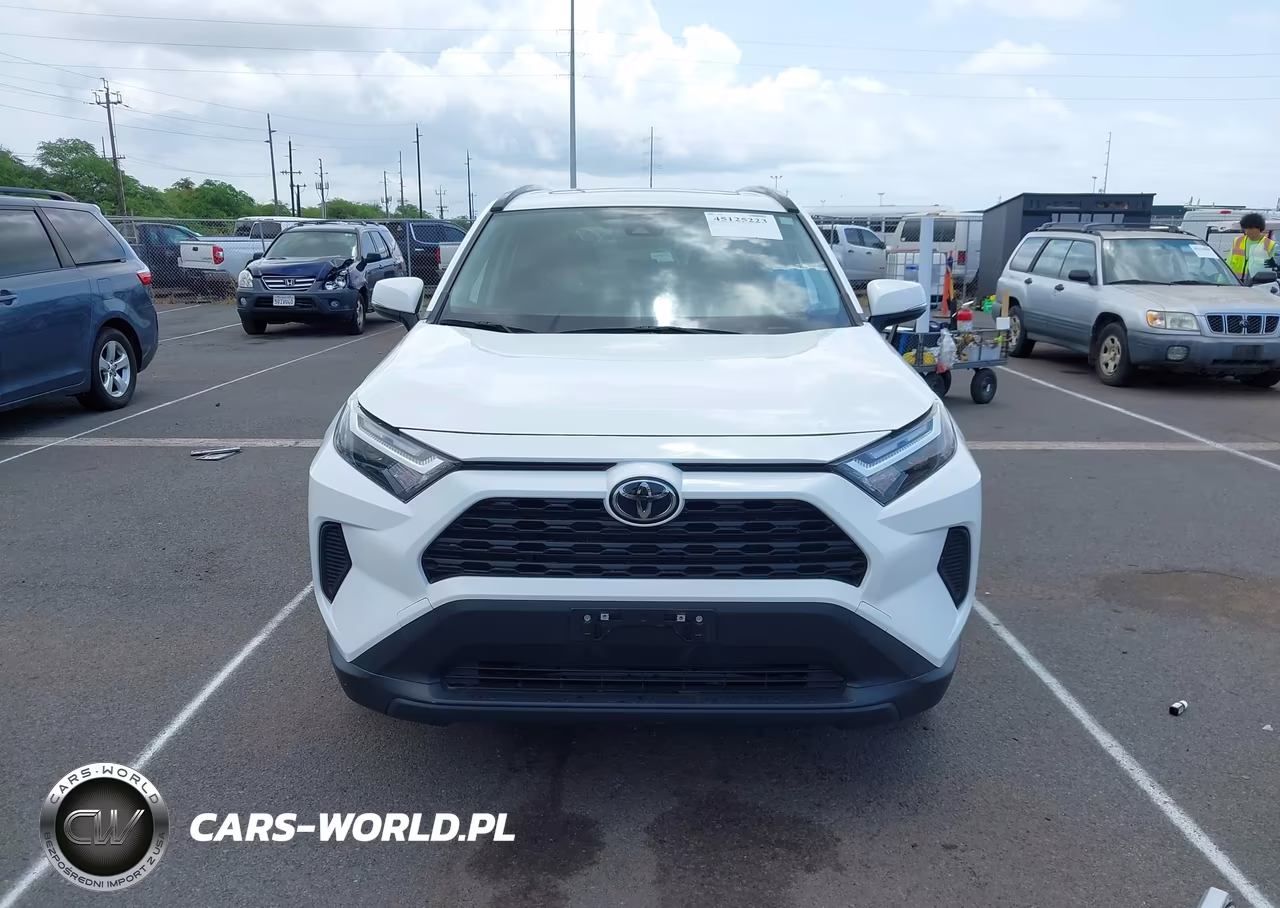 2025 Toyota Rav4 Xle VIN:JTMW1RFV6SD127183 - 12
