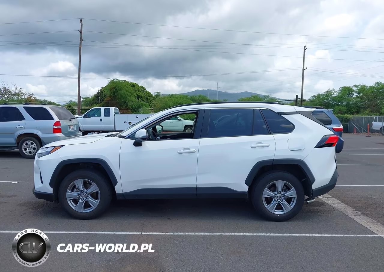 2025 Toyota Rav4 Xle VIN:JTMW1RFV6SD127183 - 14