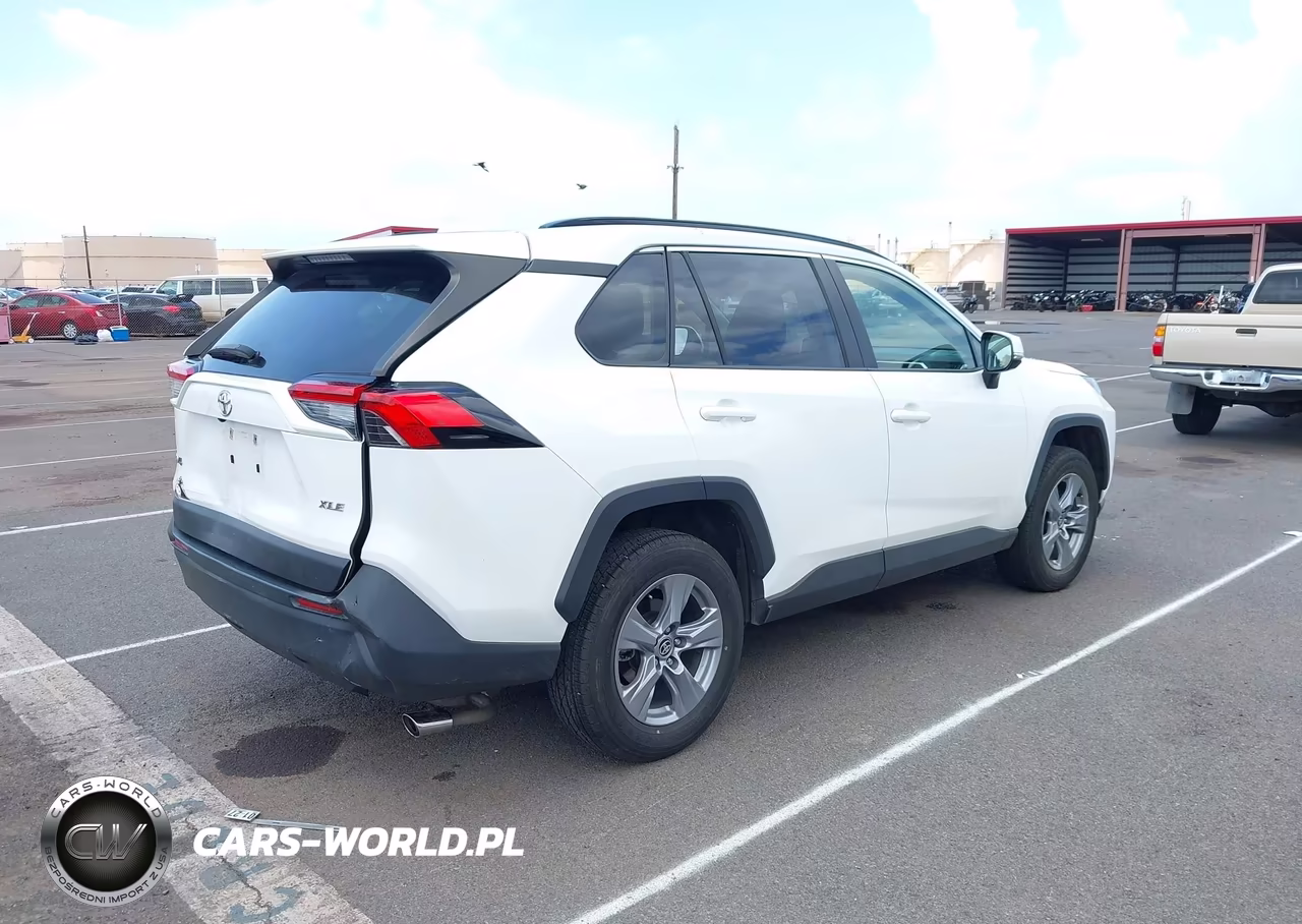 2025 Toyota Rav4 Xle VIN:JTMW1RFV6SD127183 - 4