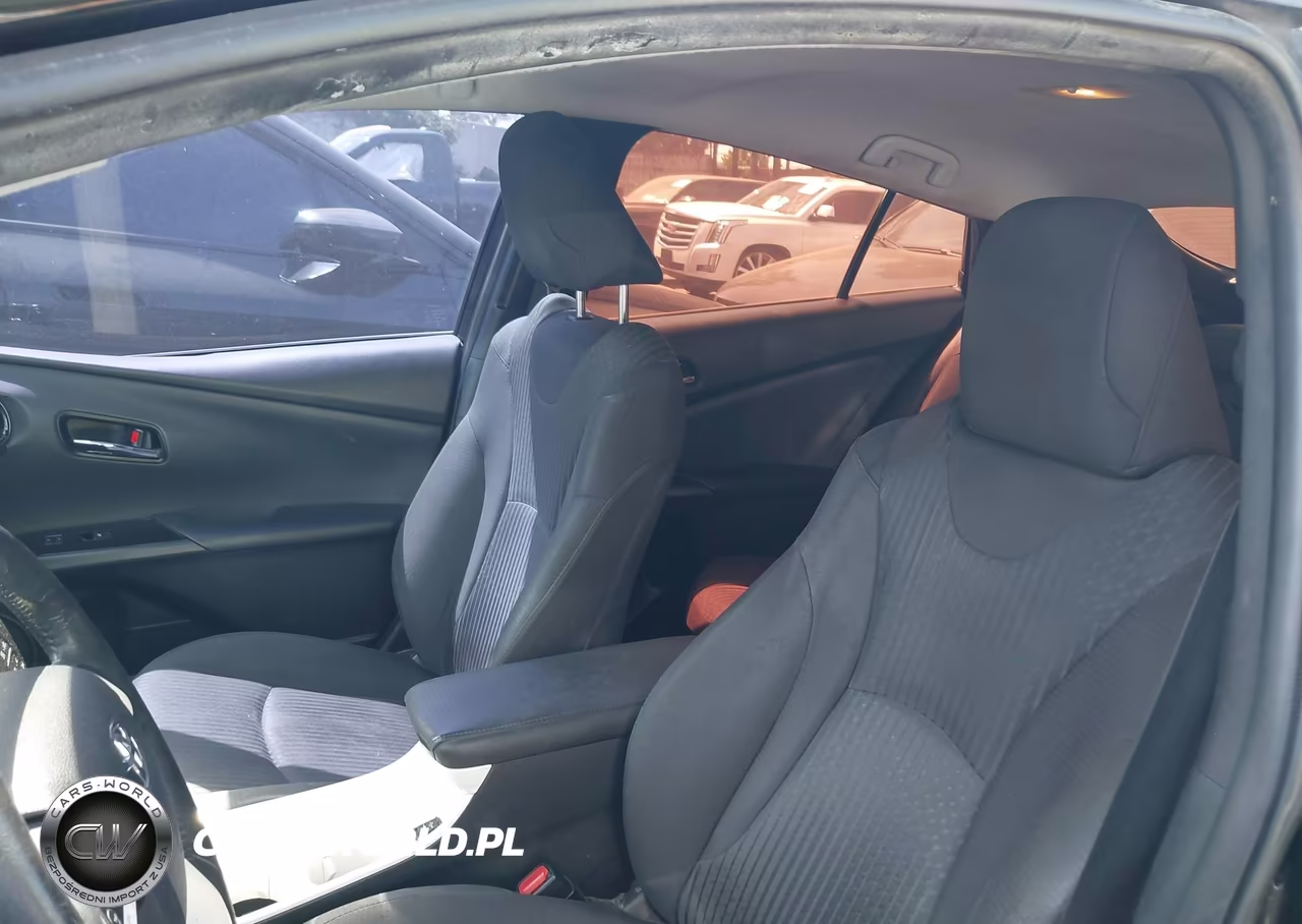 2017 Toyota Prius Three VIN:JTDKARFU6H3033602 - 19