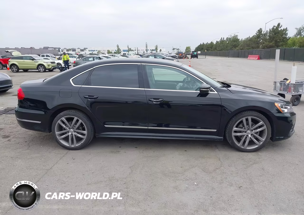 2016 Volkswagen Passat 1.8T R-Line VIN:1VWAT7A30GC061299 - 14