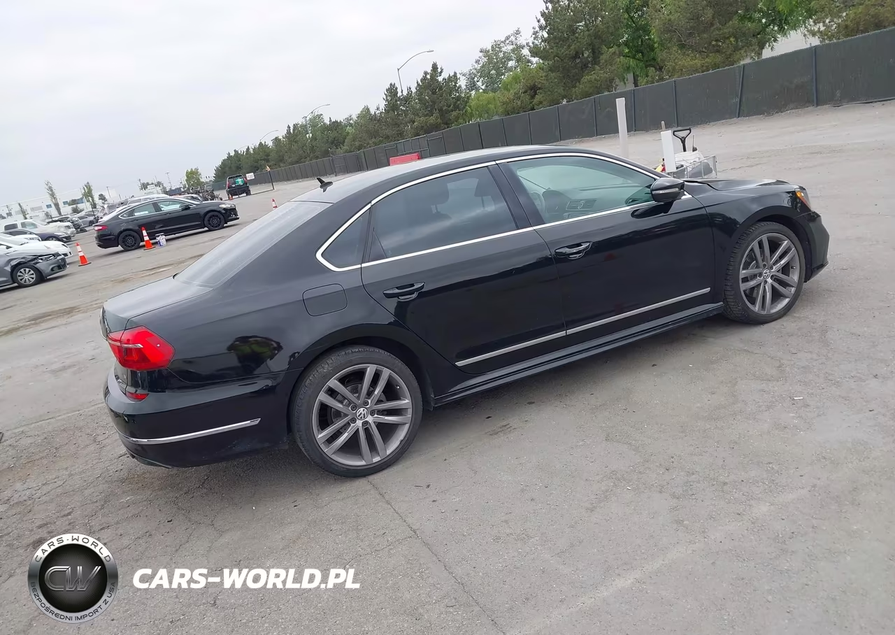 2016 Volkswagen Passat 1.8T R-Line VIN:1VWAT7A30GC061299 - 4