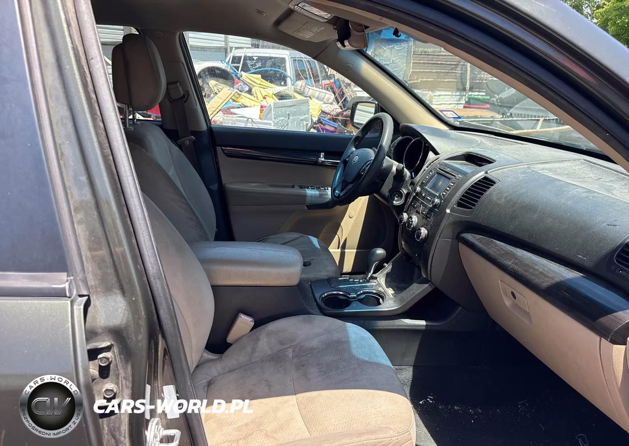 2013 Kia Sorento Lx VIN:5XYKT3A62DG319677 - 5