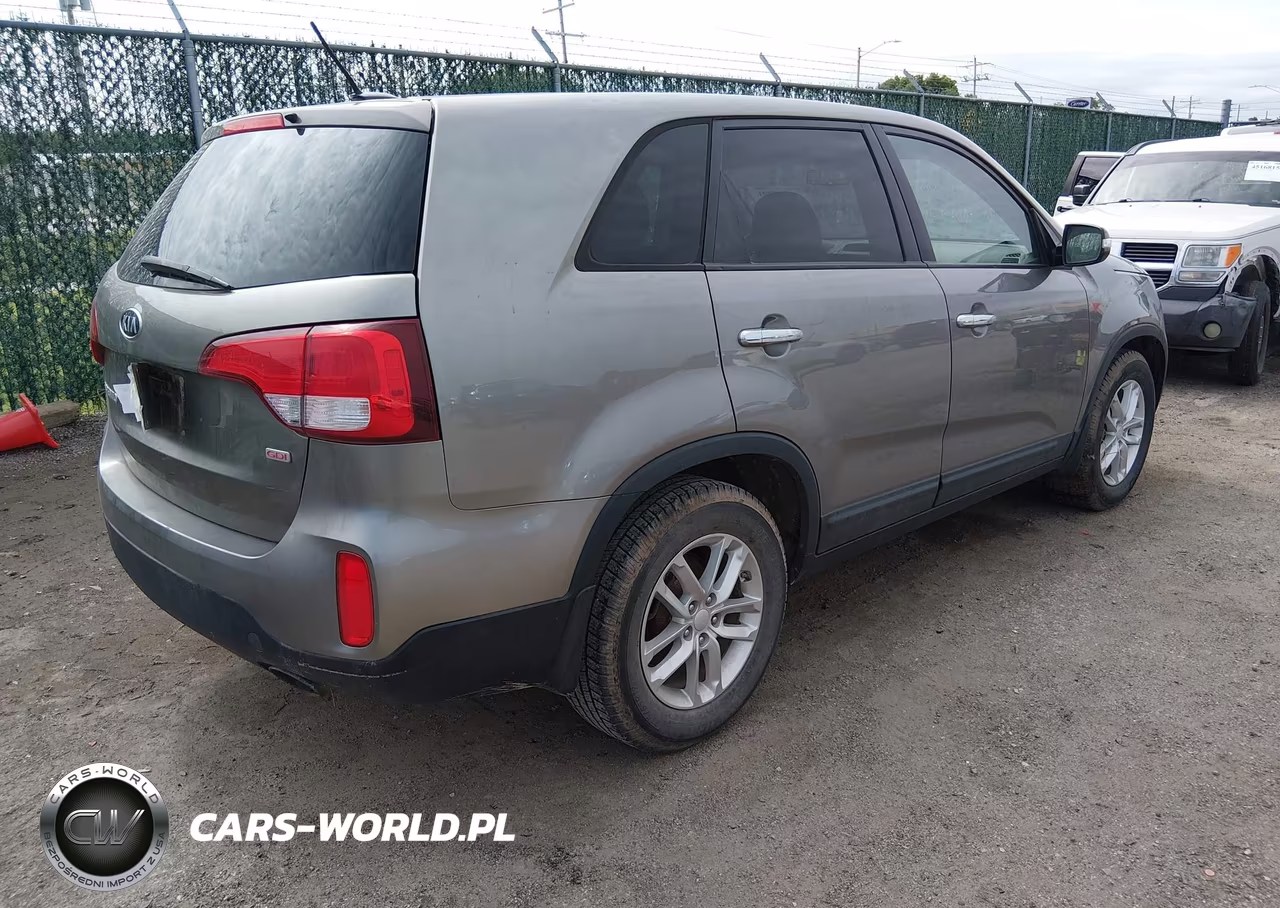 2014 Kia Sorento Lx VIN:5XYKT3A66EG524629 - 4