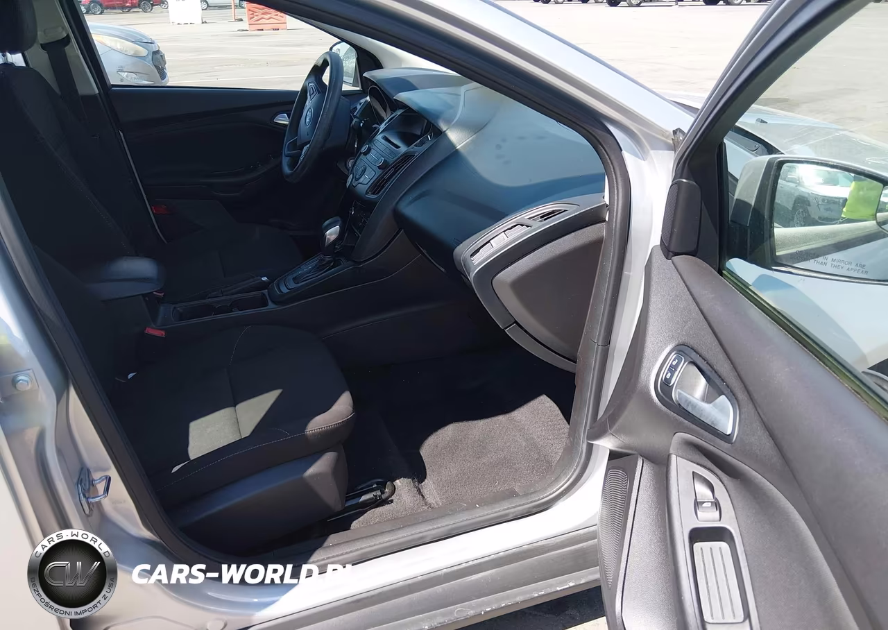 2017 Ford Focus Se VIN:1FADP3F29HL291900 - 5