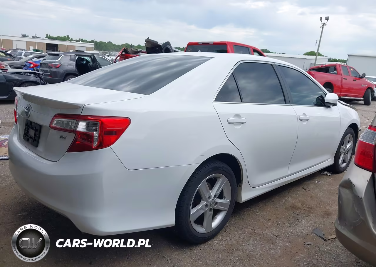 2014 Toyota Camry Se VIN:4T1BF1FK1EU834912 - 14