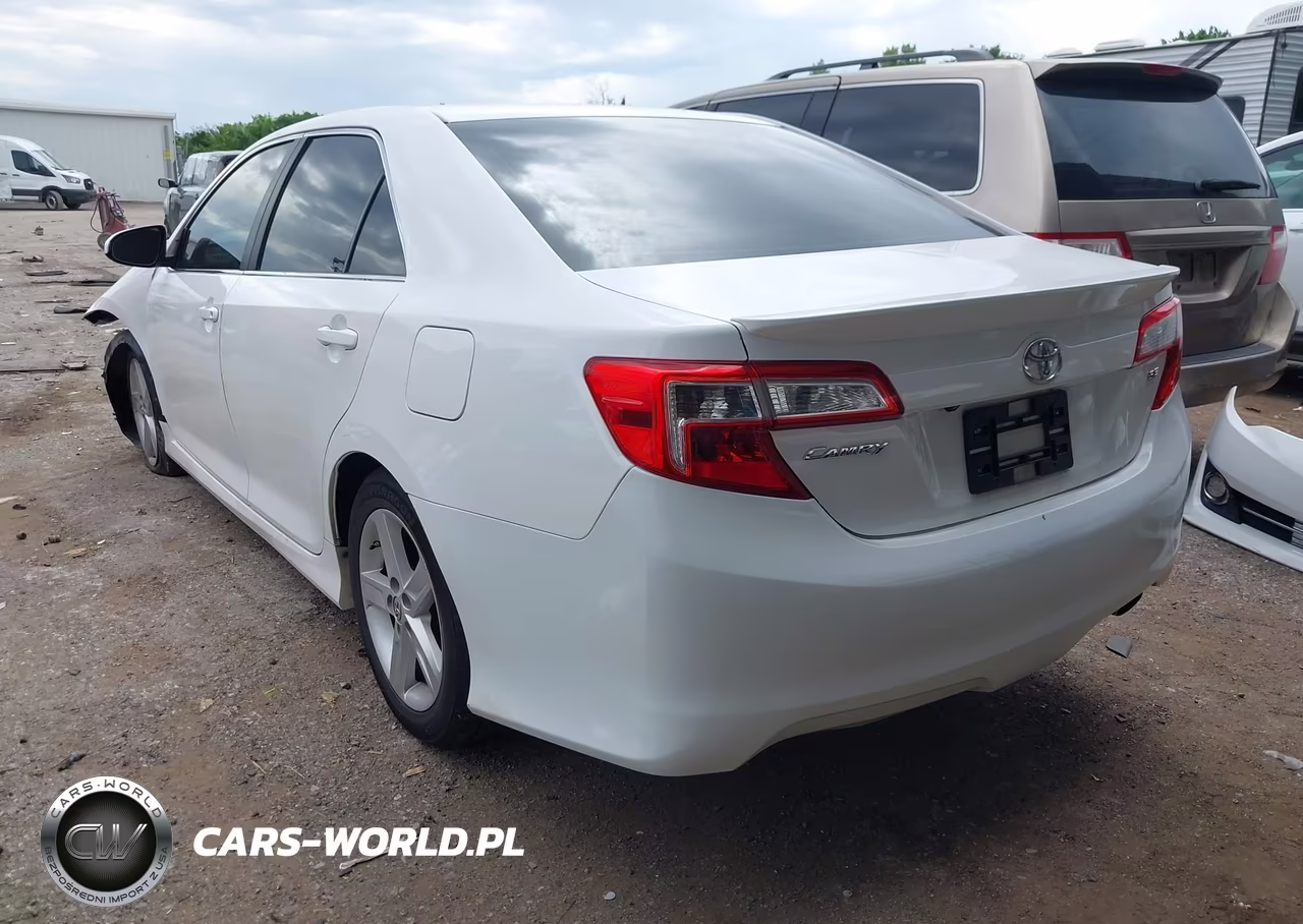 2014 Toyota Camry Se VIN:4T1BF1FK1EU834912 - 3