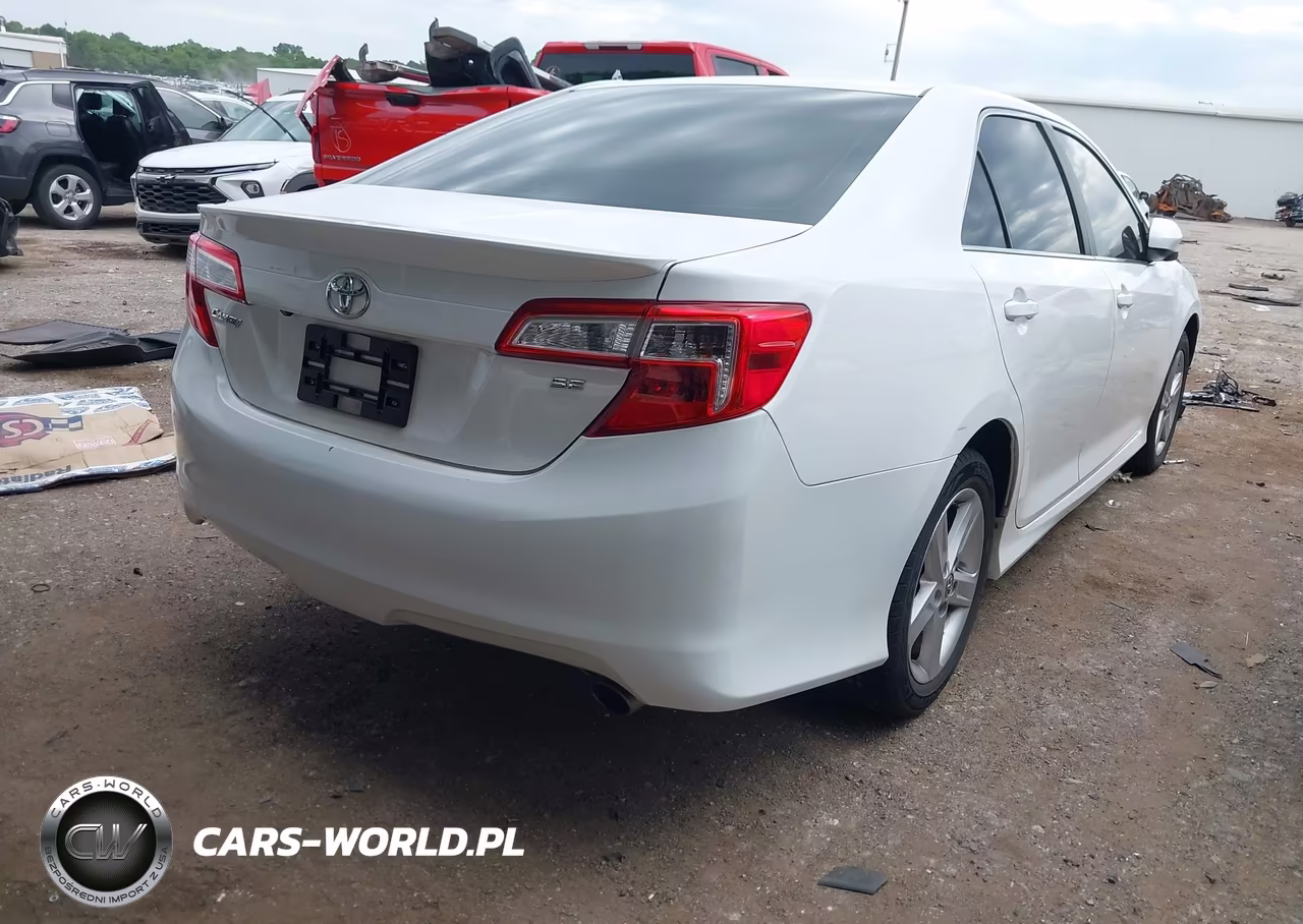2014 Toyota Camry Se VIN:4T1BF1FK1EU834912 - 4