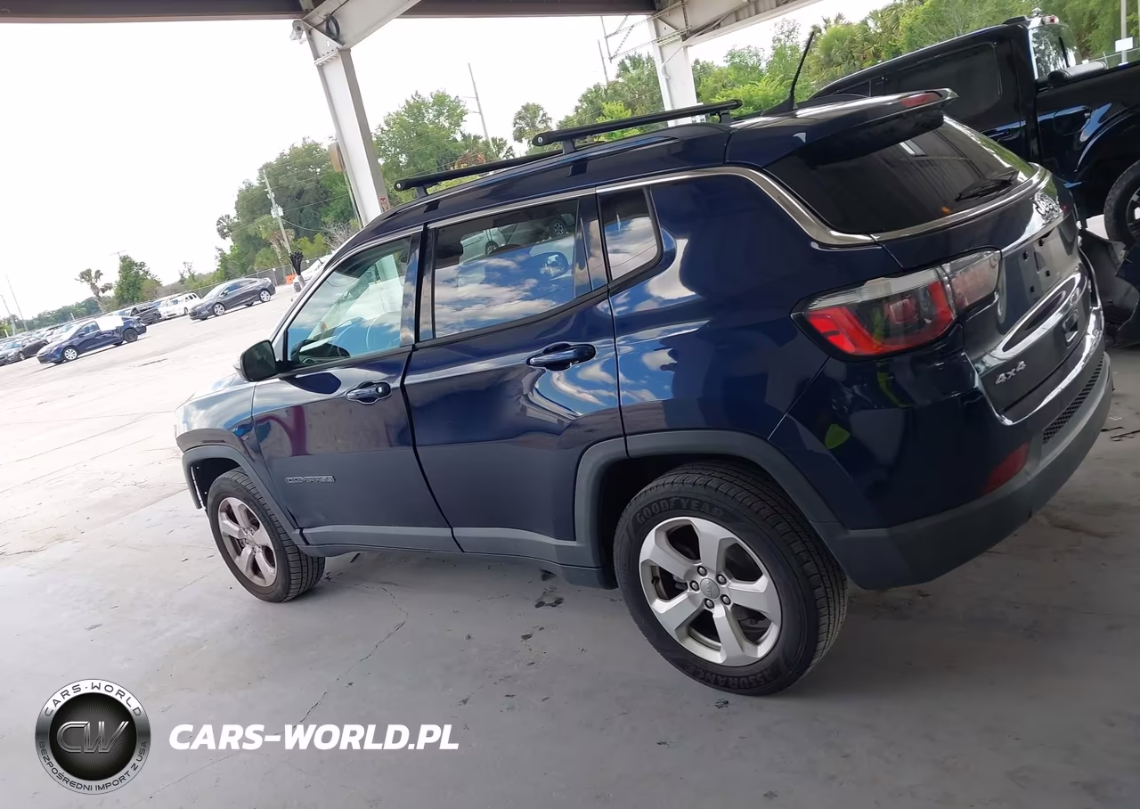 2018 Jeep Compass Latitude 4X4 VIN:3C4NJDBB7JT239400 - 14