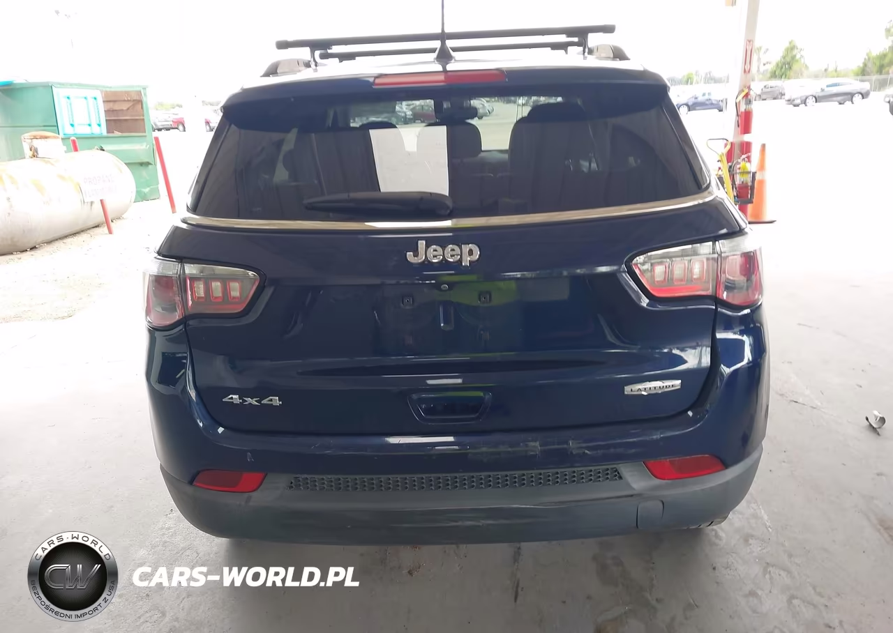 2018 Jeep Compass Latitude 4X4 VIN:3C4NJDBB7JT239400 - 16