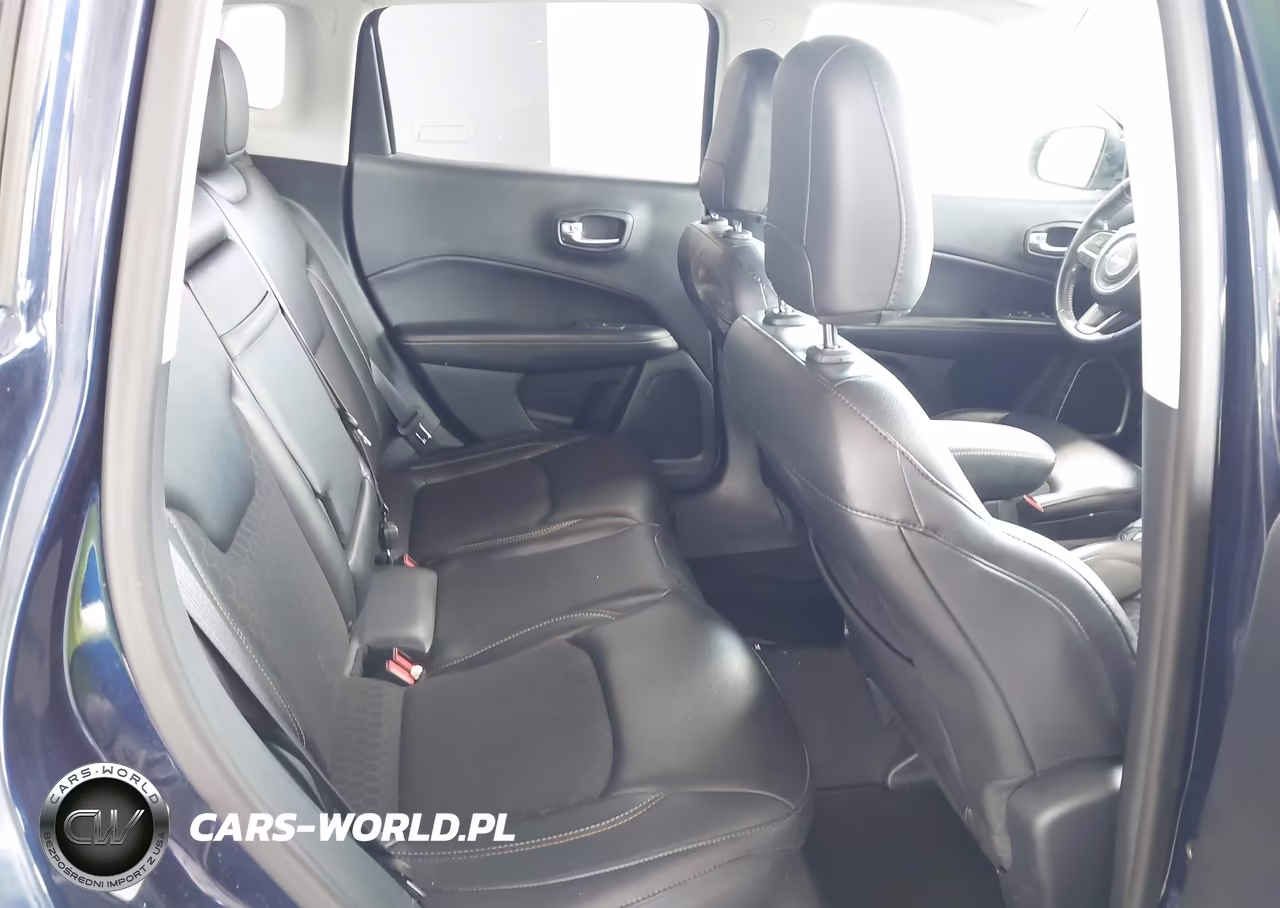 2018 Jeep Compass Latitude 4X4 VIN:3C4NJDBB7JT239400 - 8