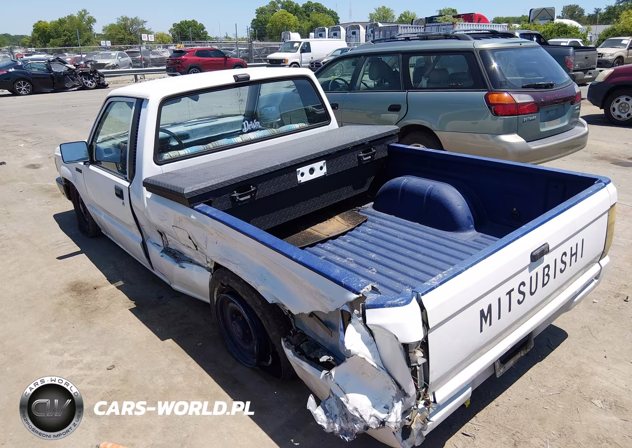 1991 Mitsubishi Mighty Max - S VIN:JA7FL24W1MP003088 - 3