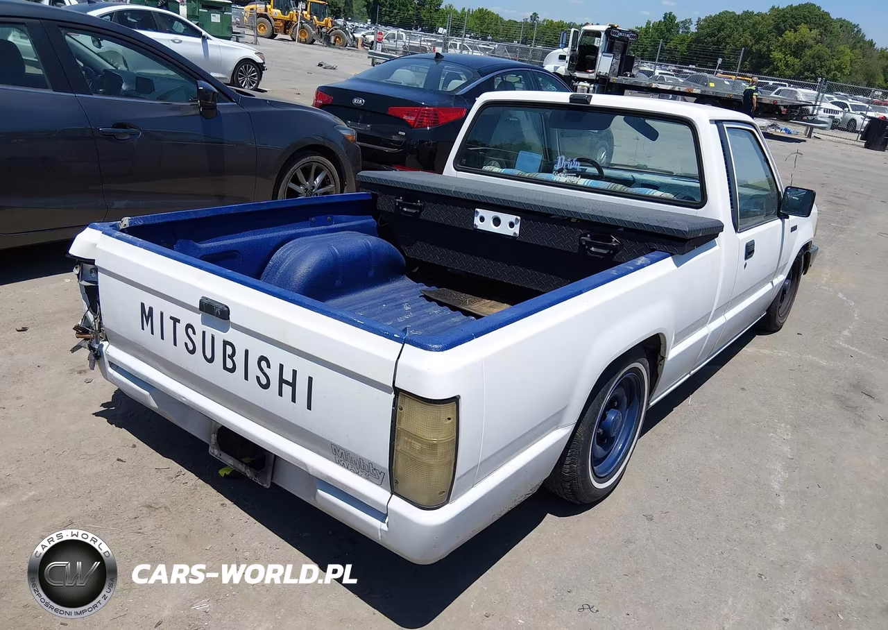 1991 Mitsubishi Mighty Max - S VIN:JA7FL24W1MP003088 - 4