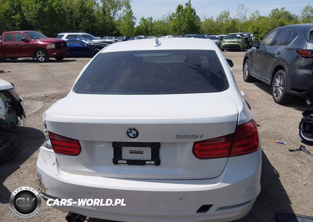 2015 BMW 328I VIN:WBA3A5G58FNS82261 - 16