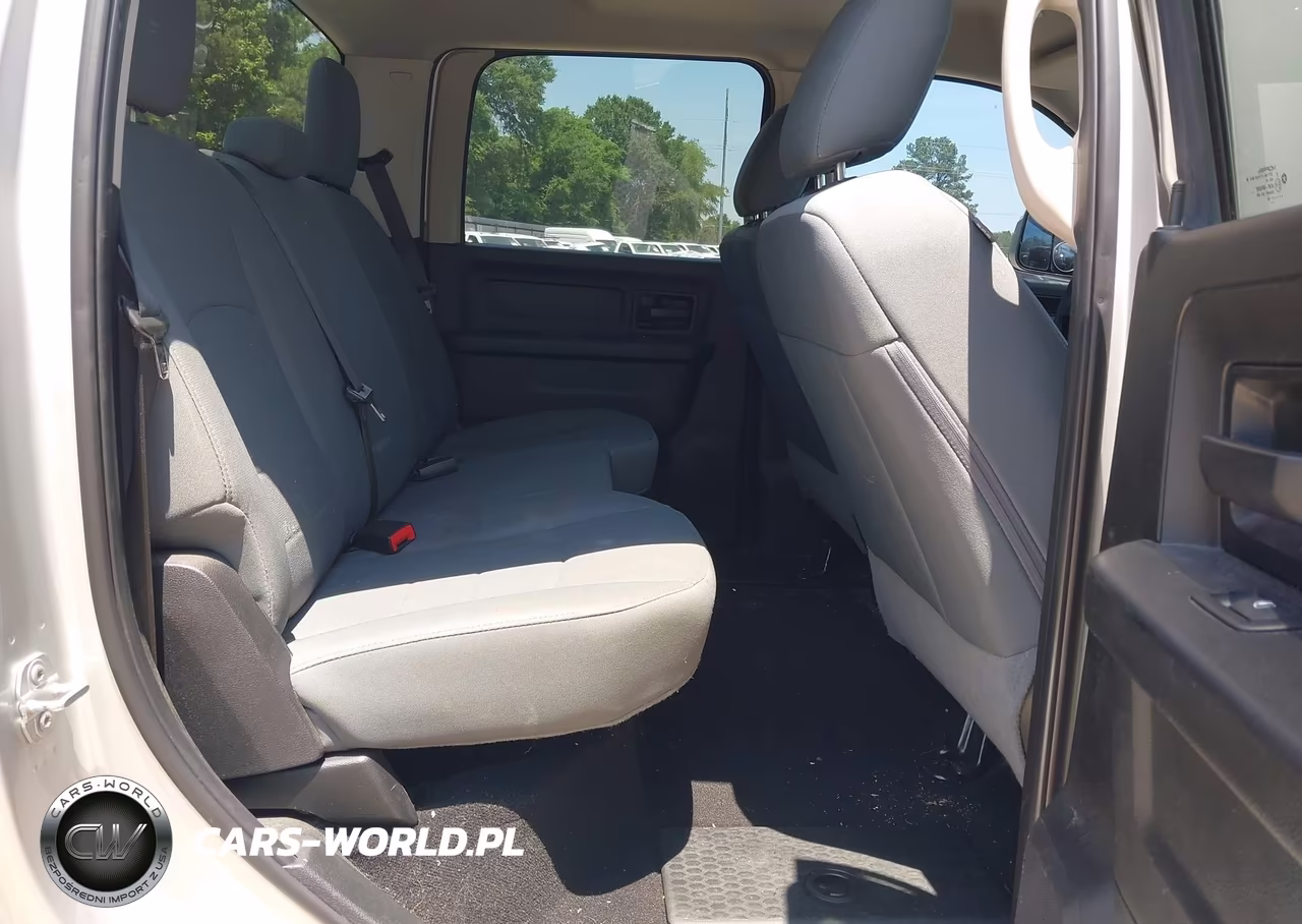 2018 Ram 2500 Tradesman 4X4 6'4 Box VIN:3C6UR5CJ3JG189983 - 8