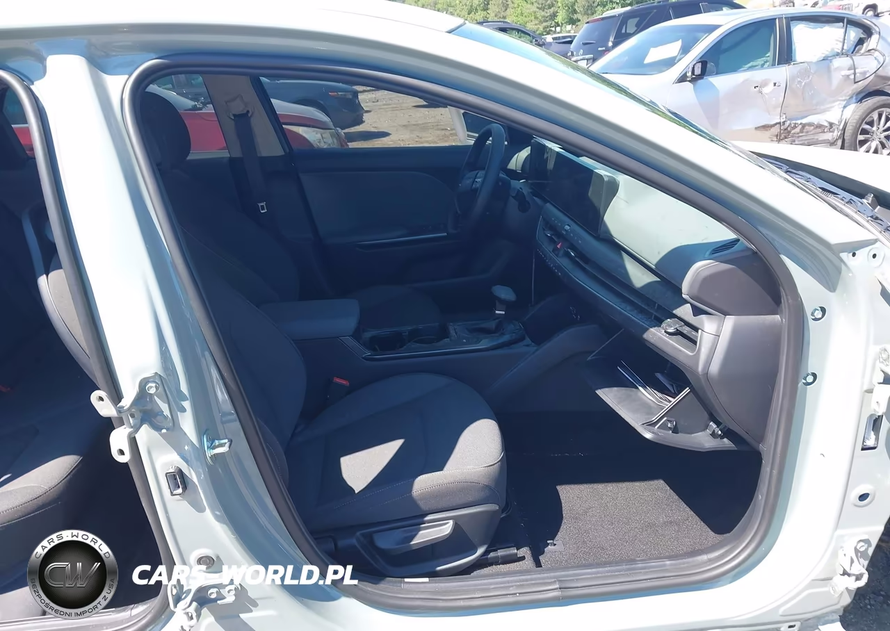 2025 Kia K4 Lxs VIN:3KPFT4DE3SE226896 - 5