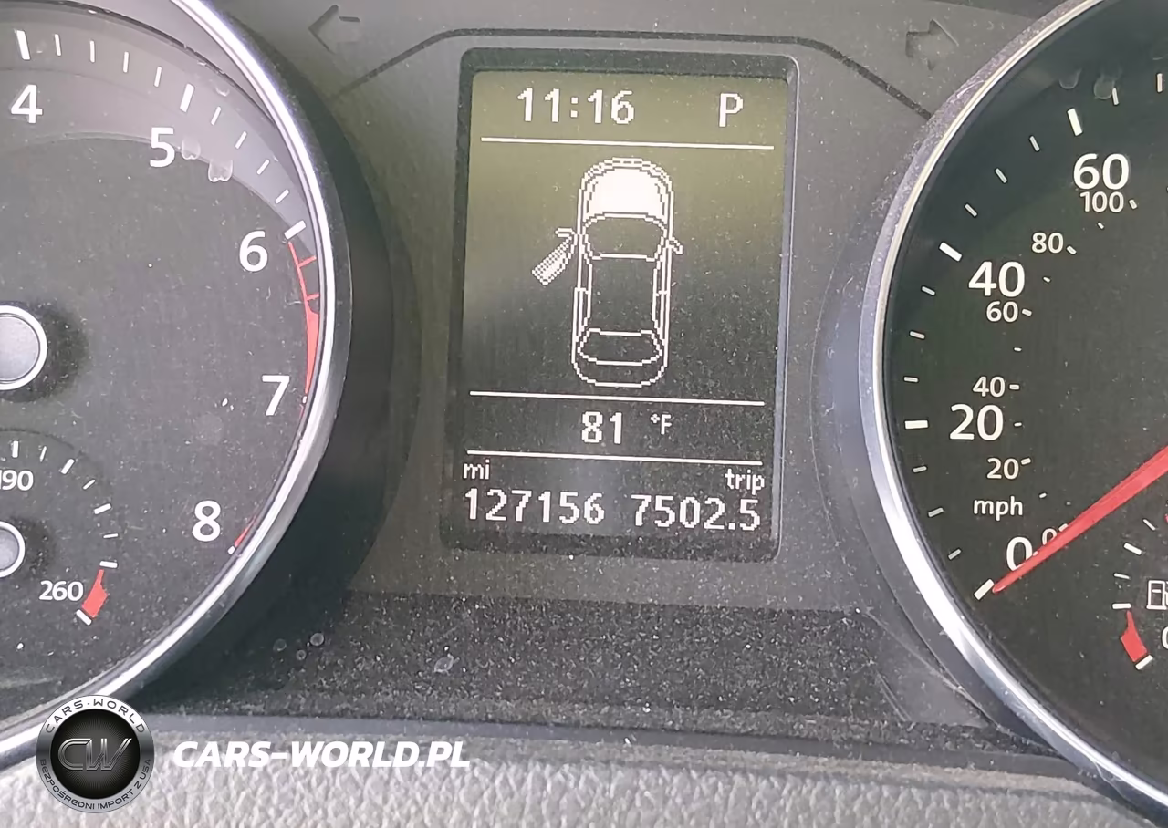 2018 Volkswagen Passat 2.0T R-Line-2.0T S VIN:1VWAA7A31JC017308 - 16