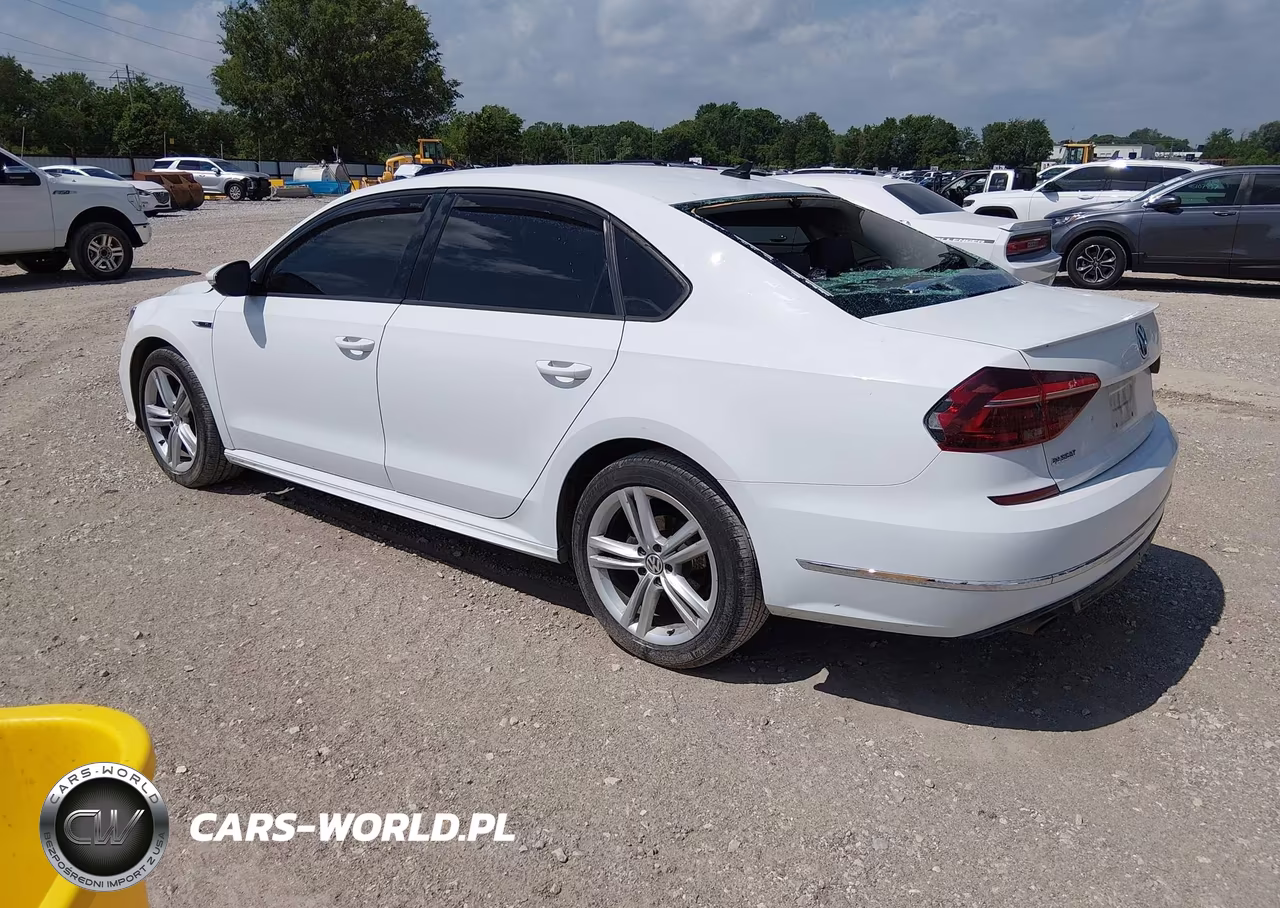 2018 Volkswagen Passat 2.0T R-Line-2.0T S VIN:1VWAA7A31JC017308 - 3