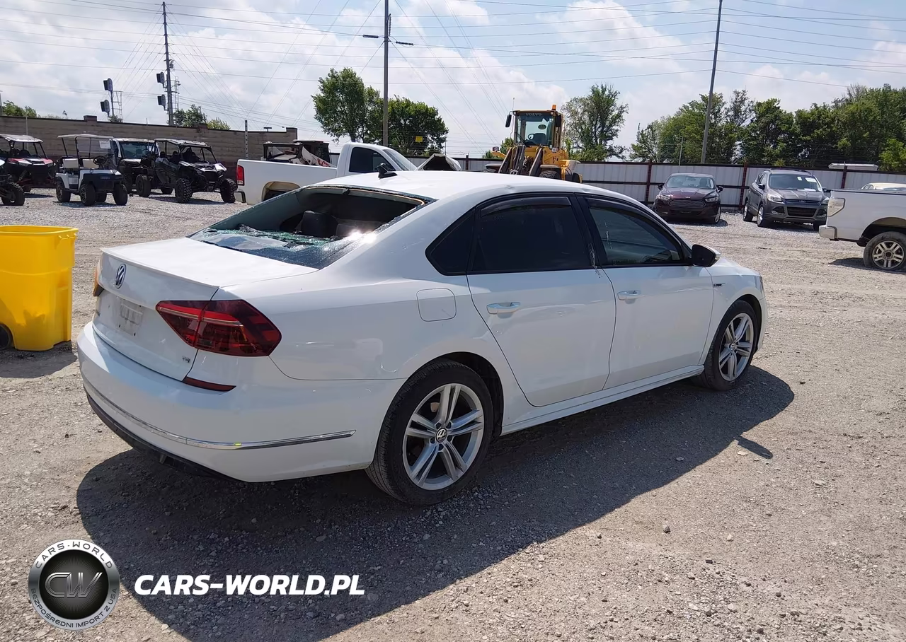 2018 Volkswagen Passat 2.0T R-Line-2.0T S VIN:1VWAA7A31JC017308 - 4
