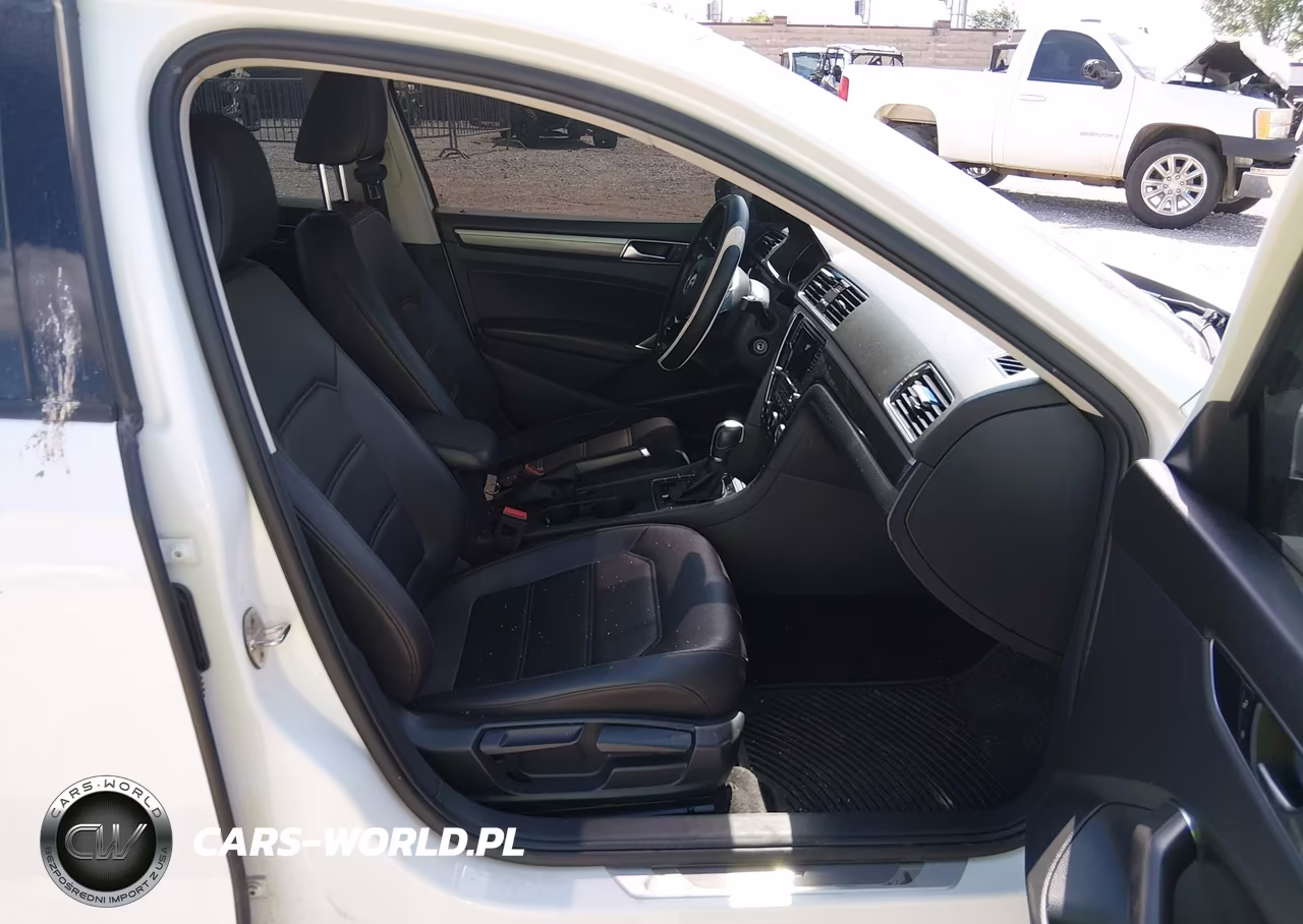2018 Volkswagen Passat 2.0T R-Line-2.0T S VIN:1VWAA7A31JC017308 - 5