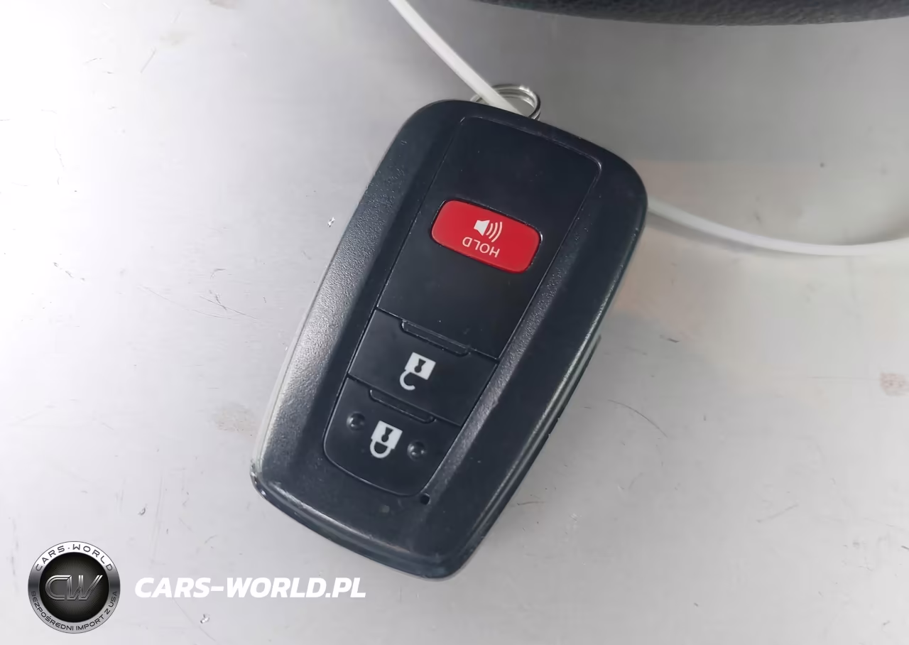 2021 Toyota Prius Le VIN:JTDKAMFU3M3149045 - 11