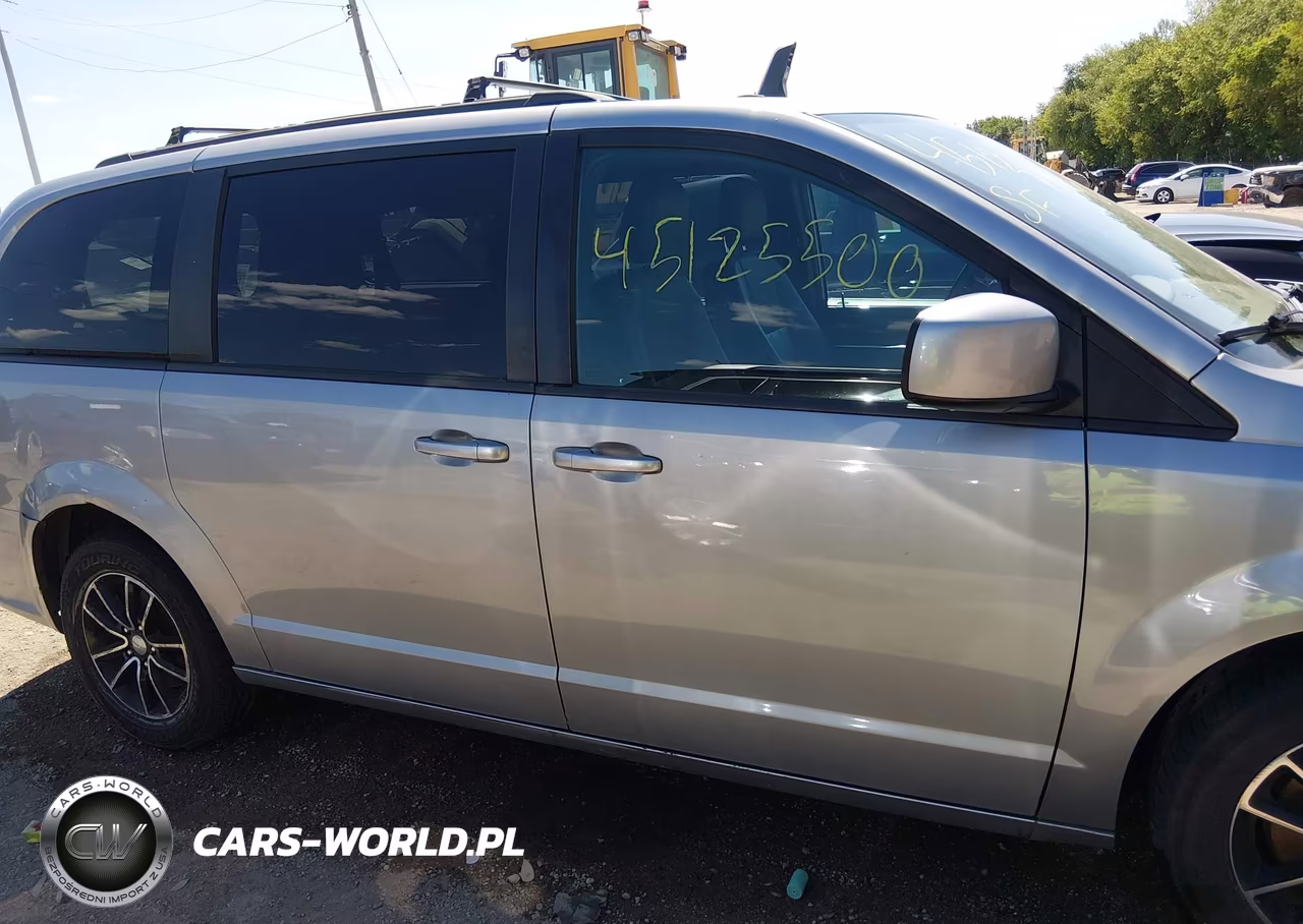 2018 Dodge Grand Caravan Gt VIN:2C4RDGEG7JR223492 - 13