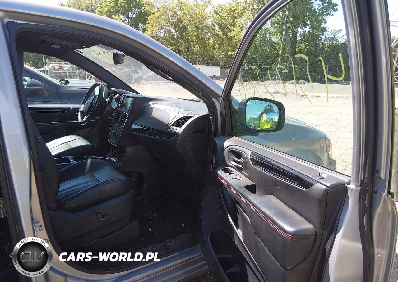 2018 Dodge Grand Caravan Gt VIN:2C4RDGEG7JR223492 - 5