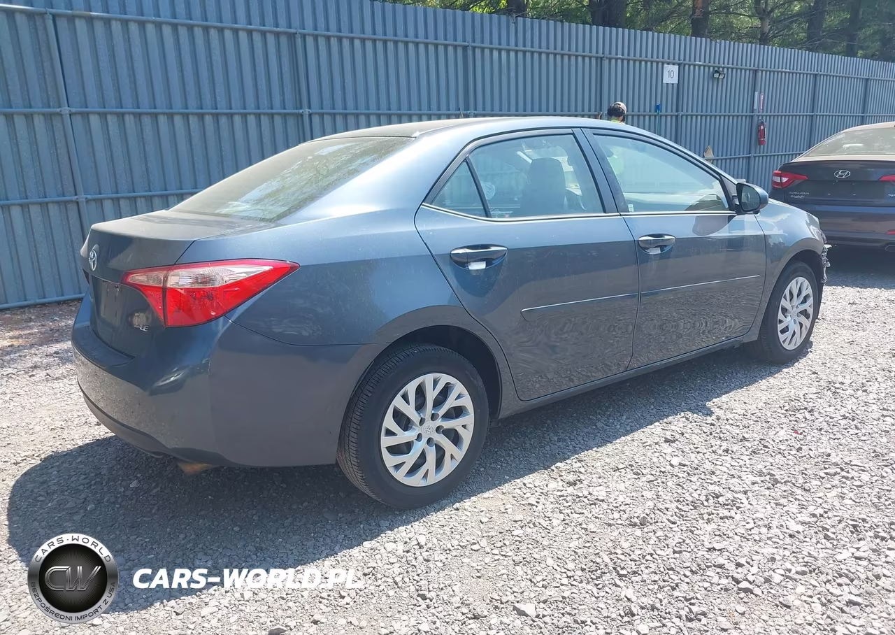 2017 Toyota Corolla Le VIN:2T1BURHE2HC755962 - 4