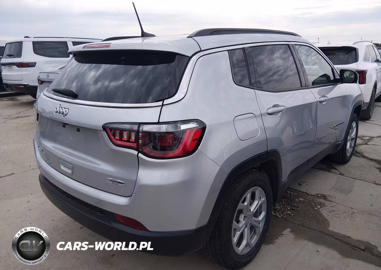 2024 Jeep Compass Latitude 4X4 VIN:3C4NJDBN3RT113685 - 4