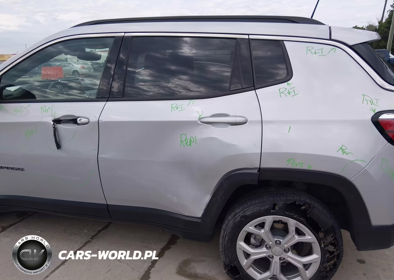 2024 Jeep Compass Latitude 4X4 VIN:3C4NJDBN3RT113685 - 6